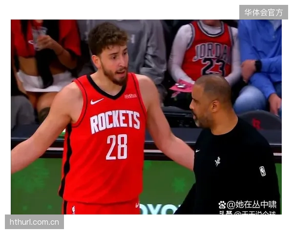 乌度卡教练成功激活火箭首发阵容,申京成为球队进攻端关键战术支点。 乌度卡教练成功激活火箭首发阵容,申京成为球队进攻端关键战术支点。